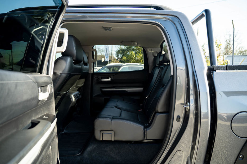 Продам Toyota Tundra CrewMax Cab 4x4 2019 года в Черновцах