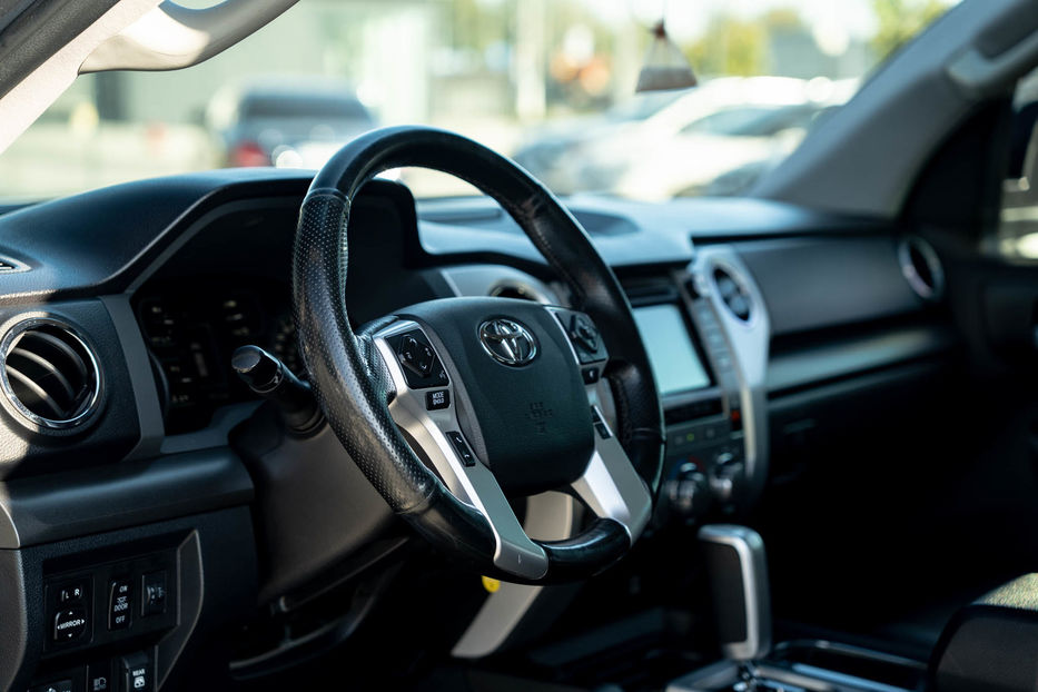 Продам Toyota Tundra CrewMax Cab 4x4 2019 года в Черновцах