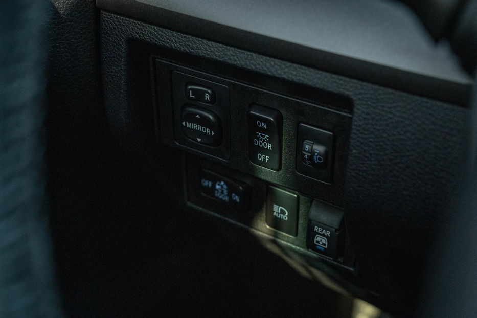 Продам Toyota Tundra CrewMax Cab 4x4 2019 года в Черновцах