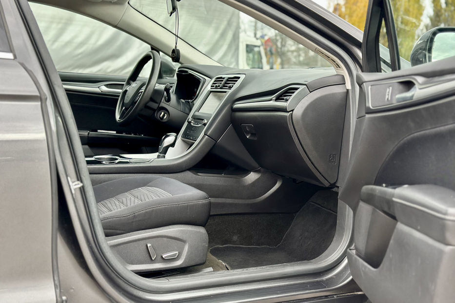Продам Ford Fusion 2.5 Duratec AT (180 к.с.) 2016 года в Киеве