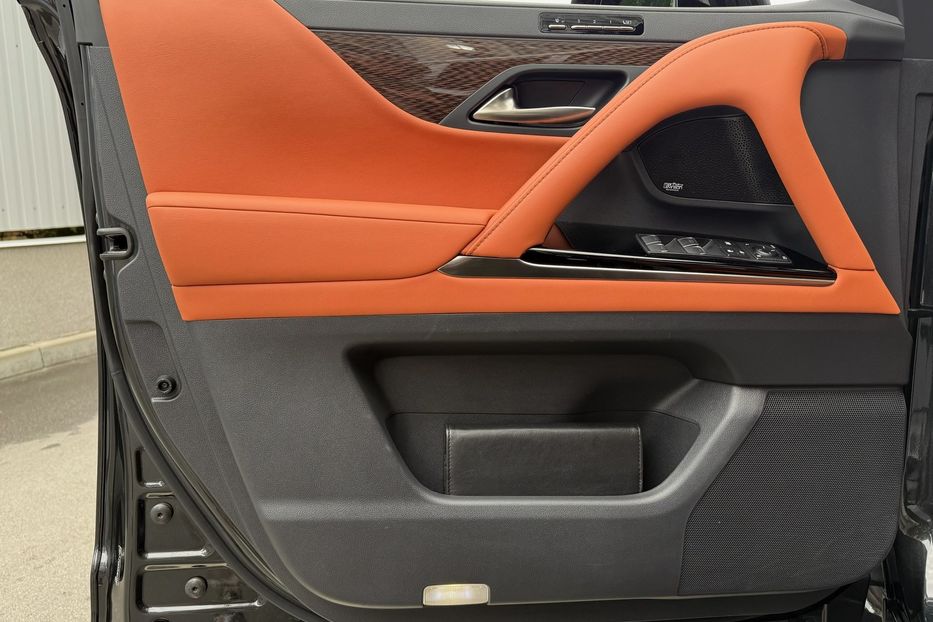 Продам Lexus LX 570 LX 600 SUPERIOR  2022 года в Киеве