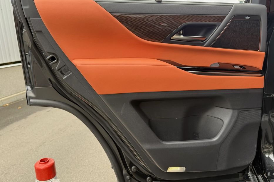 Продам Lexus LX 570 LX 600 SUPERIOR  2022 года в Киеве