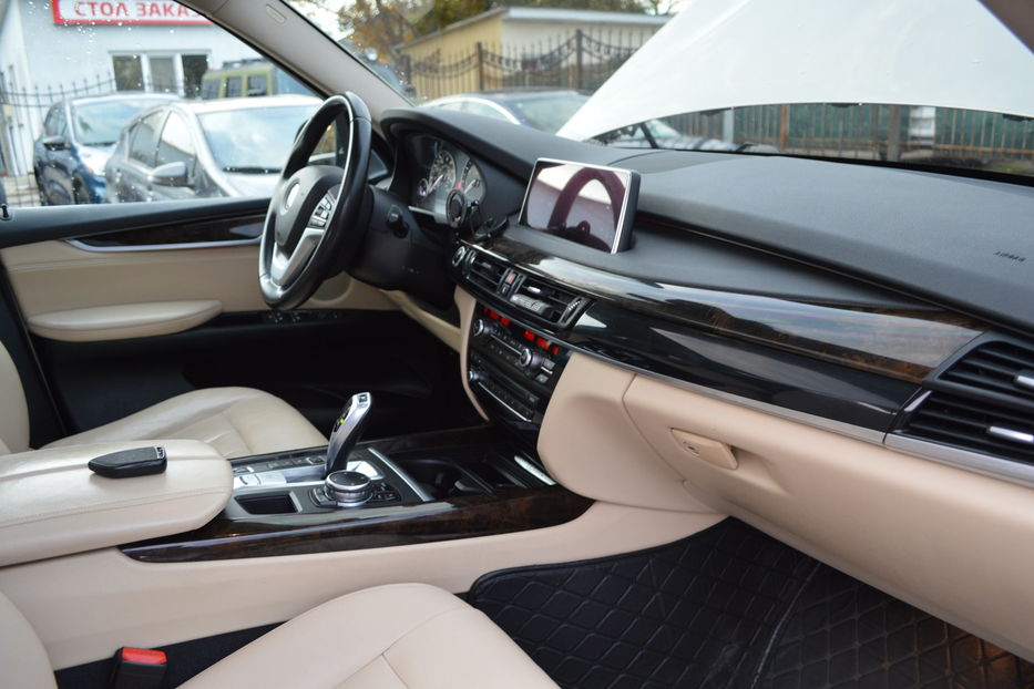 Продам BMW X5 4.0е Plug-in 2016 года в Одессе