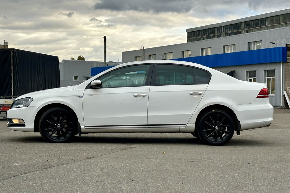 Продам Volkswagen Passat B7 2013 года в Киеве