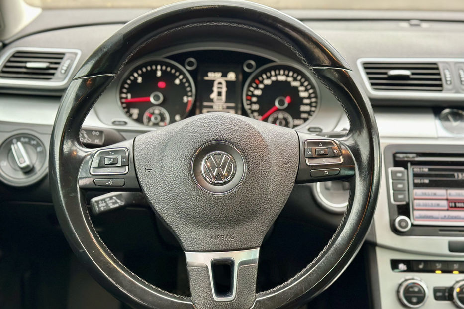 Продам Volkswagen Passat B7 2013 года в Киеве