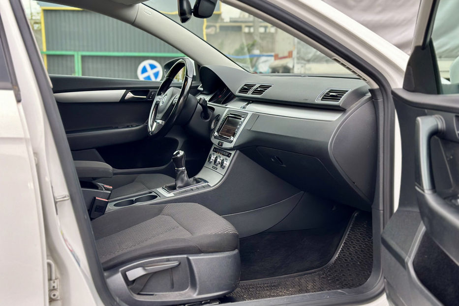 Продам Volkswagen Passat B7 2013 года в Киеве