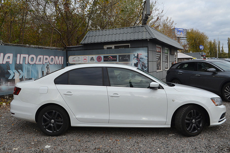 Продам Volkswagen Jetta 2016 года в Киеве