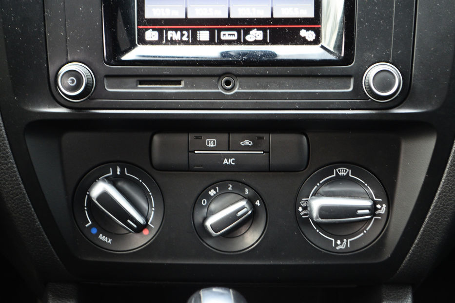 Продам Volkswagen Jetta 2016 года в Киеве