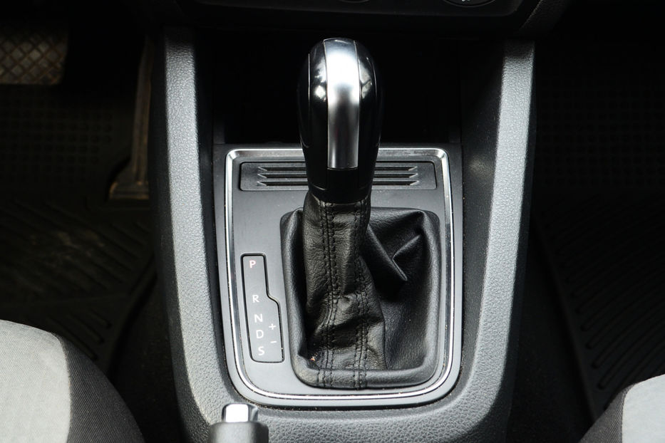 Продам Volkswagen Jetta 2016 года в Киеве