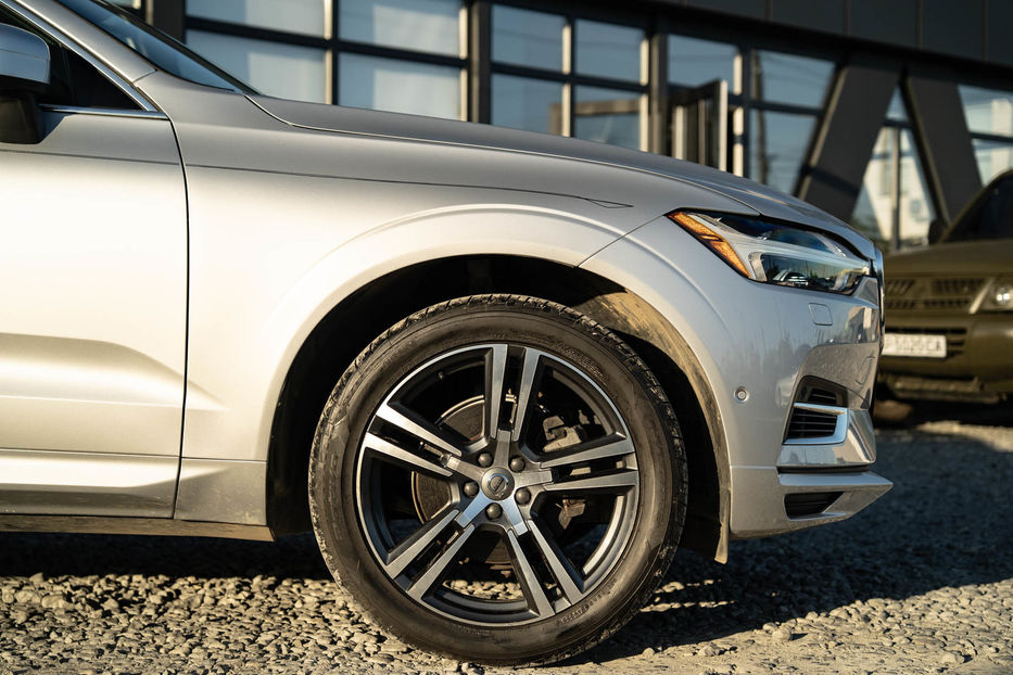 Продам Volvo XC60 T5 Momentum 2018 года в Черновцах