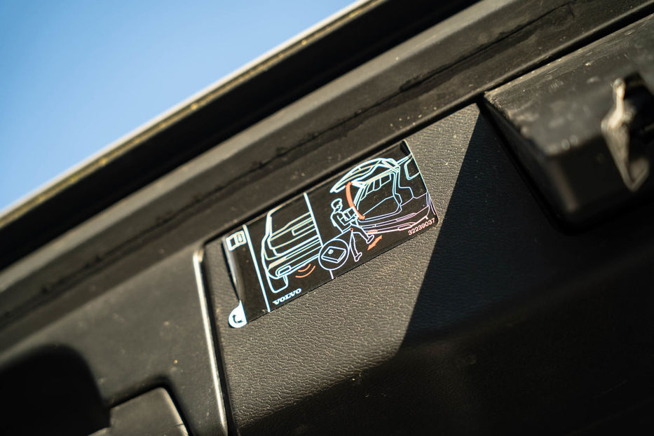 Продам Volvo XC60 T5 Momentum 2018 года в Черновцах