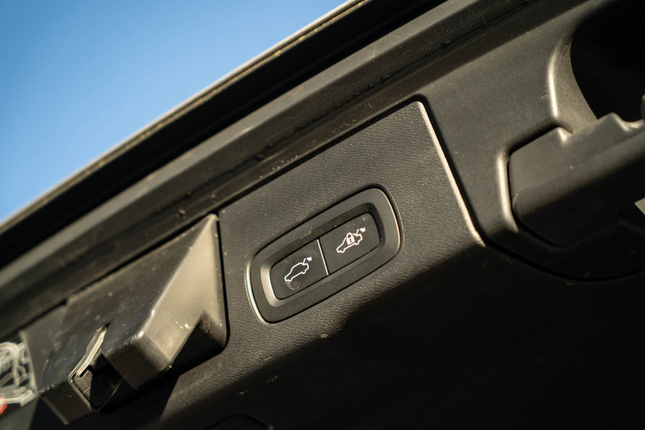 Продам Volvo XC60 T5 Momentum 2018 года в Черновцах