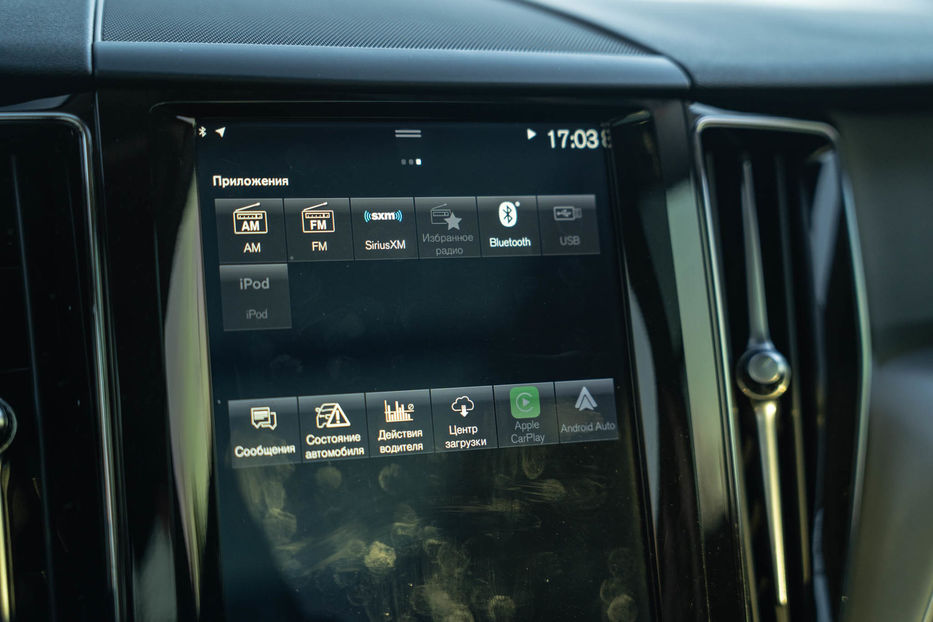 Продам Volvo XC60 T5 Momentum 2018 года в Черновцах