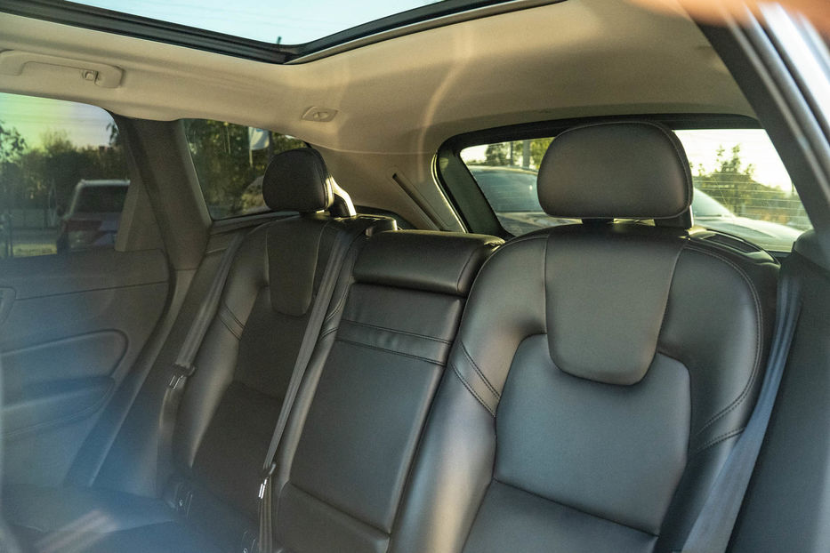 Продам Volvo XC60 T5 Momentum 2018 года в Черновцах