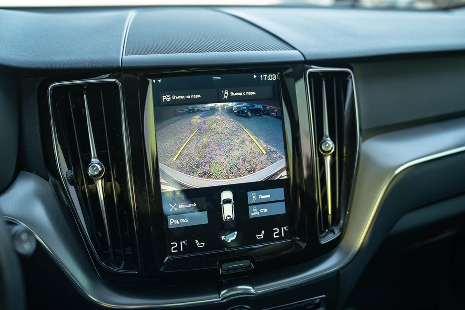 Продам Volvo XC60 T5 Momentum 2018 года в Черновцах