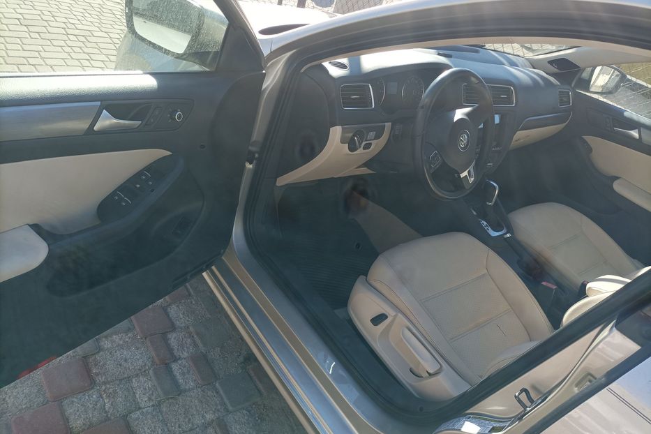 Продам Volkswagen Jetta максимал 2013 года в Одессе