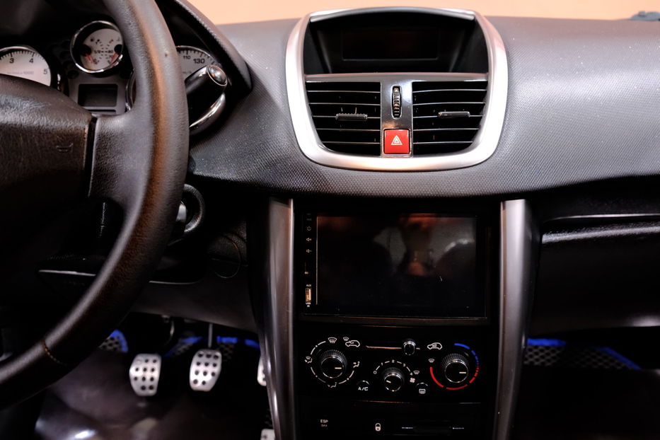 Продам Peugeot 207 2012 года в Одессе