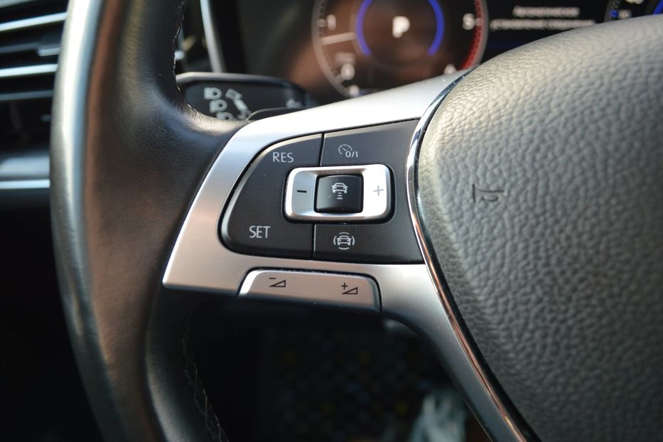 Продам Volkswagen Touareg 3.0 TDI 286 л.с. 2018 года в Одессе