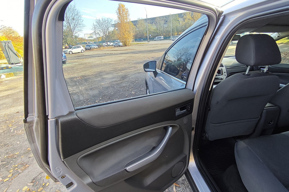 Продам Ford Kuga 2.0 Duratorq TDCi MT (140 к.с) 2011 года в Киеве