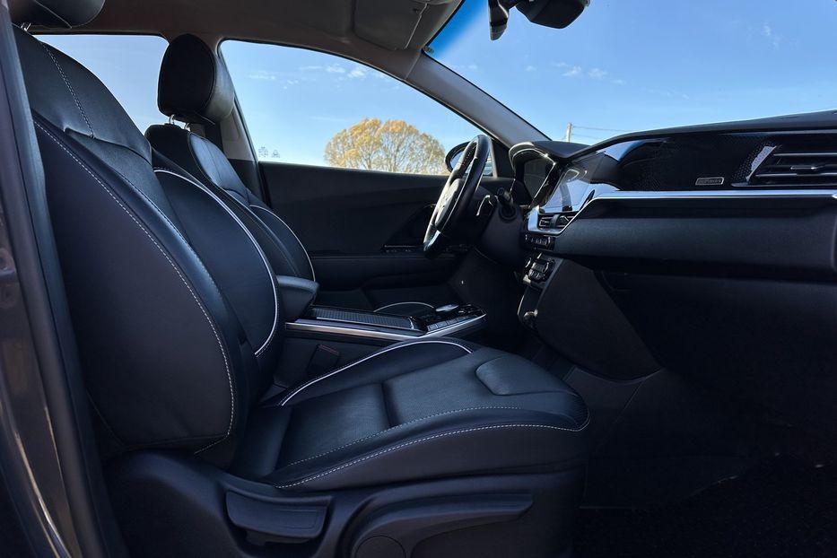 Продам Kia Niro 64кВт Макс.комплектація! 2021 года в Львове