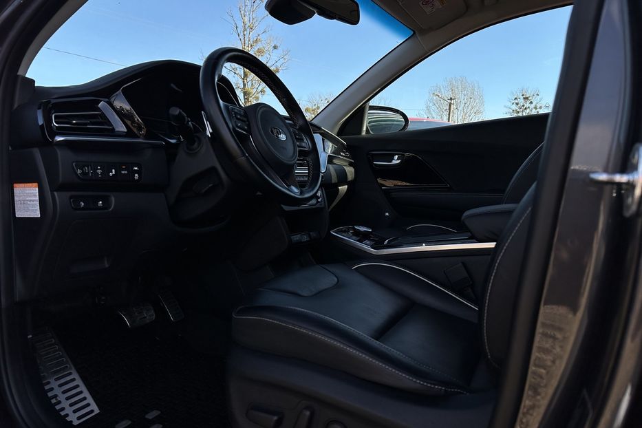 Продам Kia Niro 64кВт Макс.комплектація! 2021 года в Львове