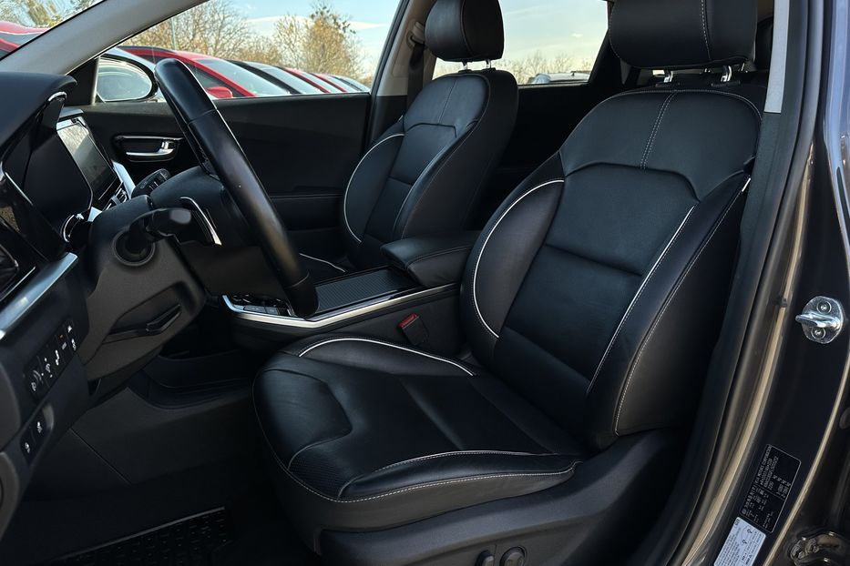 Продам Kia Niro 64кВт Макс.комплектація! 2021 года в Львове