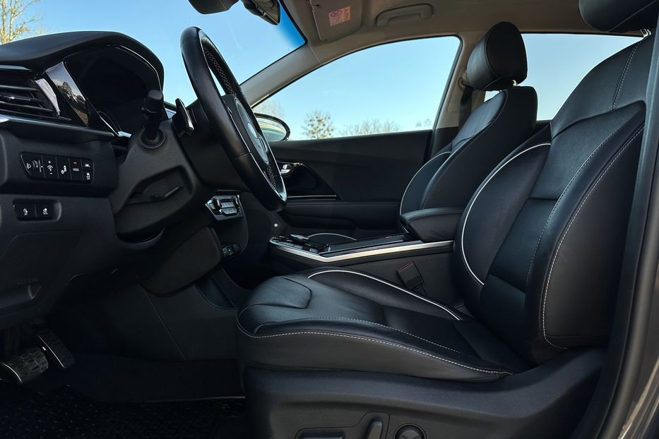 Продам Kia Niro 64кВт Макс.комплектація! 2021 года в Львове
