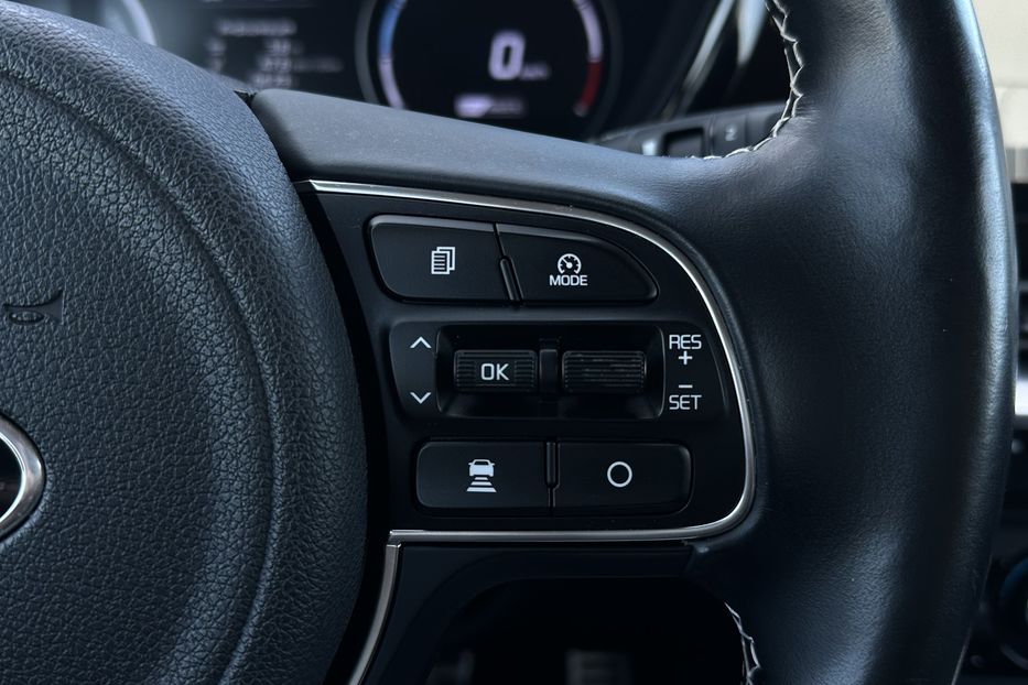 Продам Kia Niro 64кВт Макс.комплектація! 2021 года в Львове