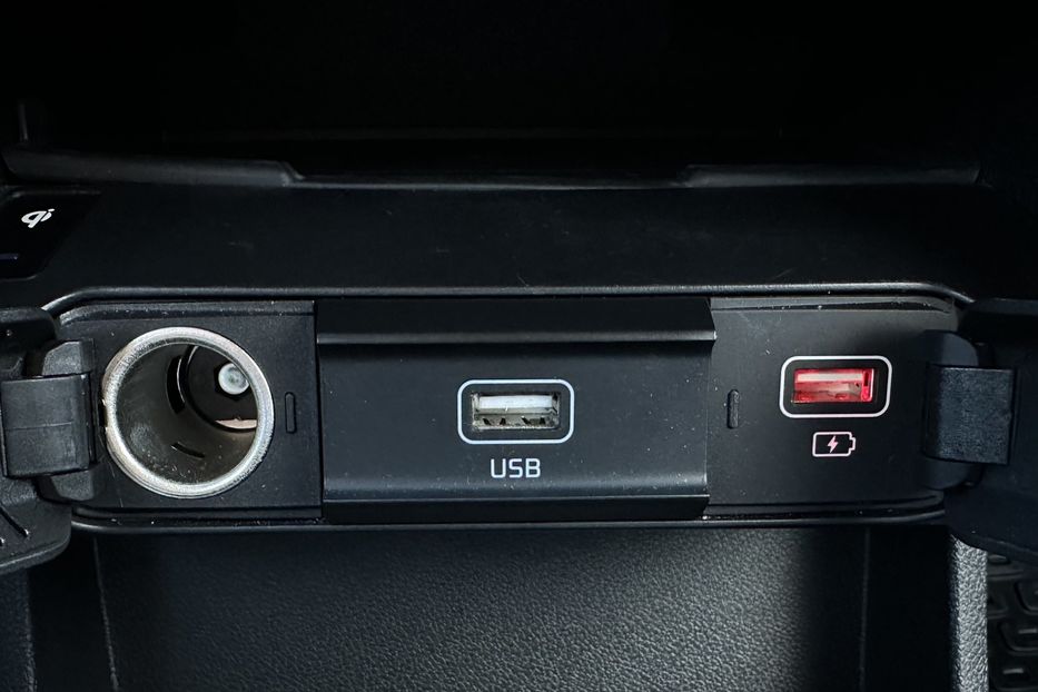 Продам Kia Niro 64кВт Макс.комплектація! 2021 года в Львове