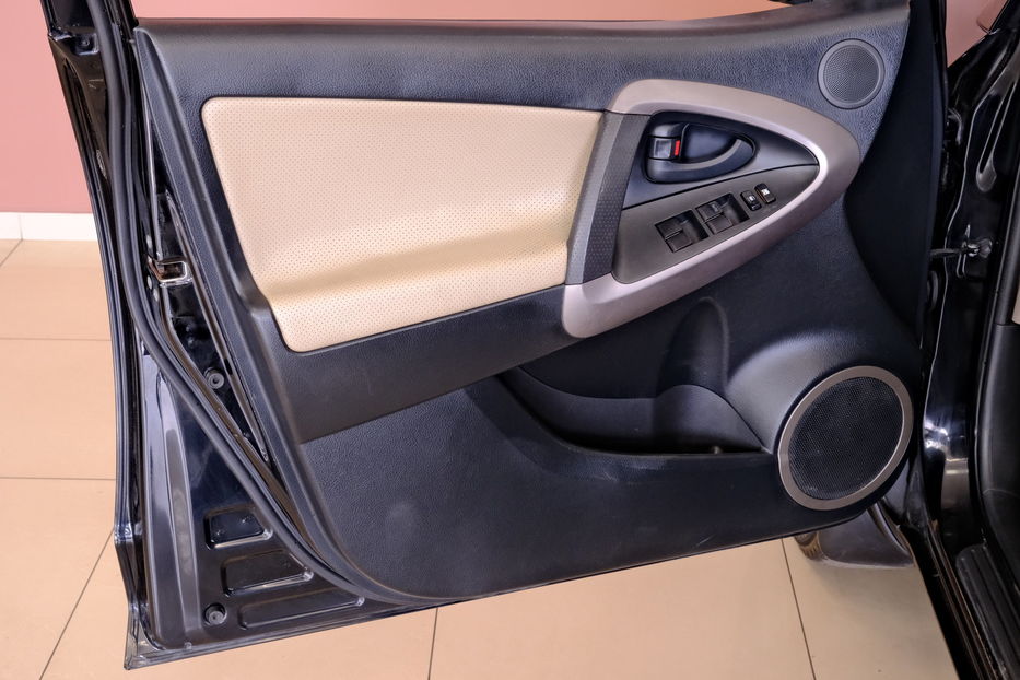 Продам Toyota Rav 4 2007 года в Одессе