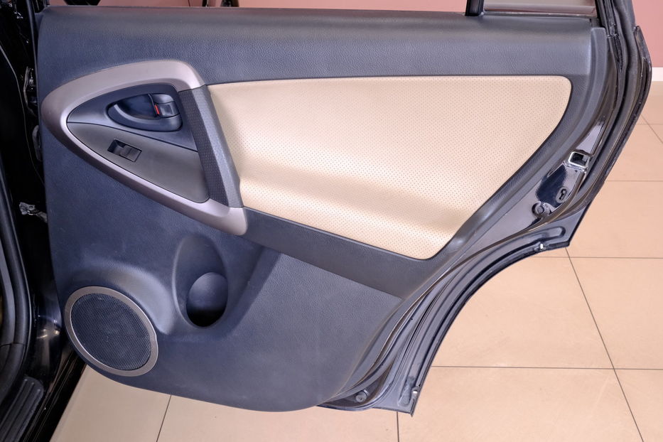 Продам Toyota Rav 4 2007 года в Одессе