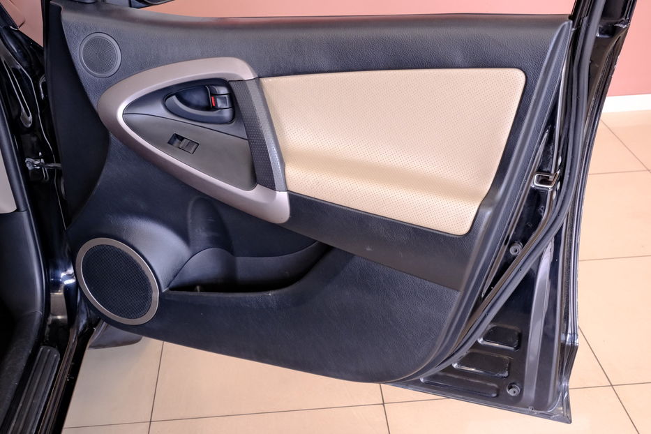 Продам Toyota Rav 4 2007 года в Одессе