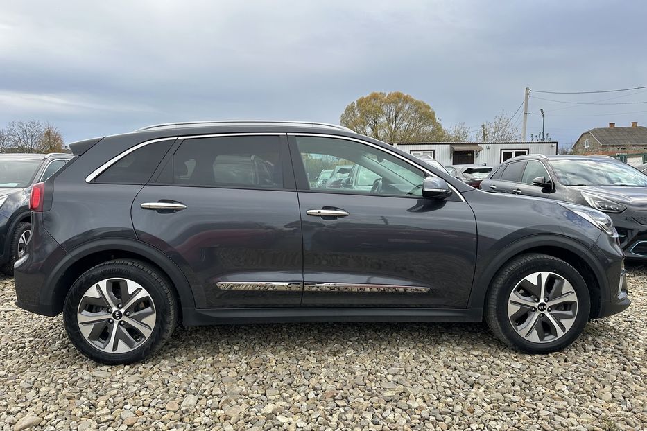 Продам Kia Niro 64кВт Макс.комплектація! 2021 года в Львове