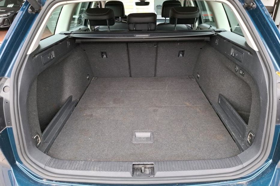 Продам Volkswagen Passat B8 Elegance цілий v1631 2022 года в Луцке