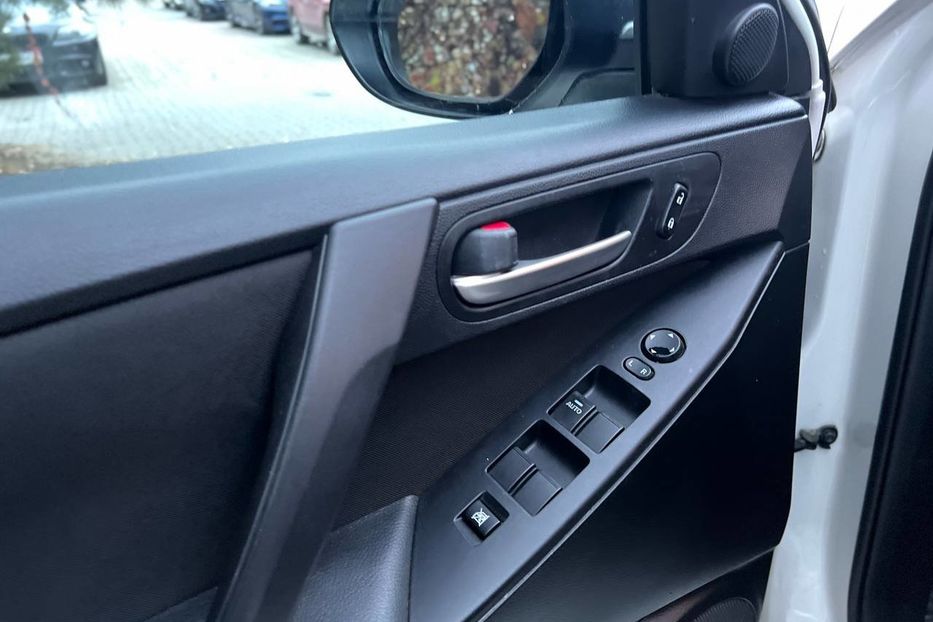 Продам Mazda 3 2012 года в Черновцах