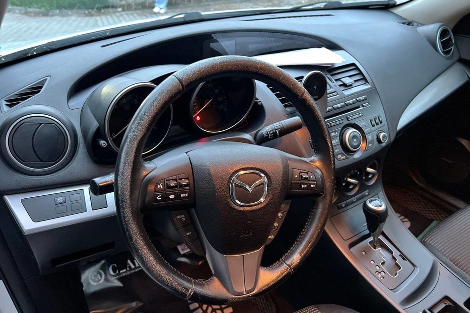 Продам Mazda 3 2012 года в Черновцах
