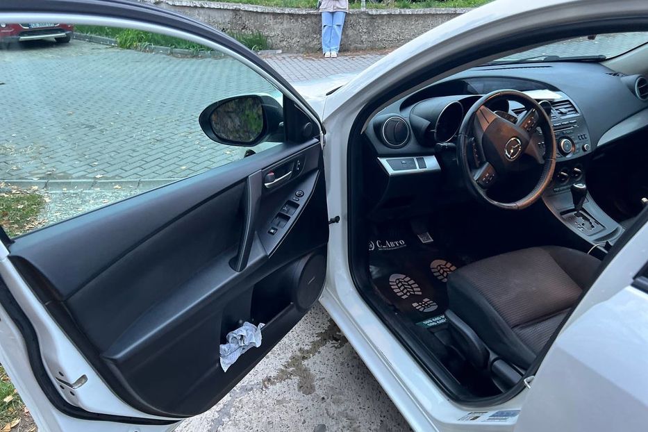 Продам Mazda 3 2012 года в Черновцах