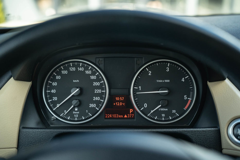 Продам BMW X1 20d xDrive 2015 года в Черновцах