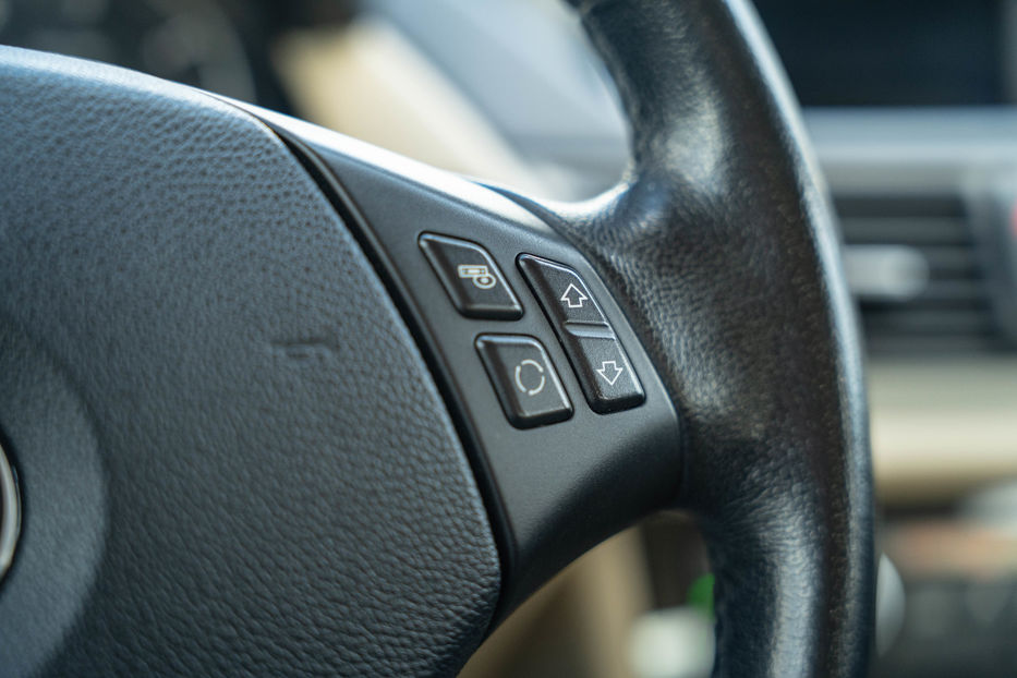 Продам BMW X1 20d xDrive 2015 года в Черновцах