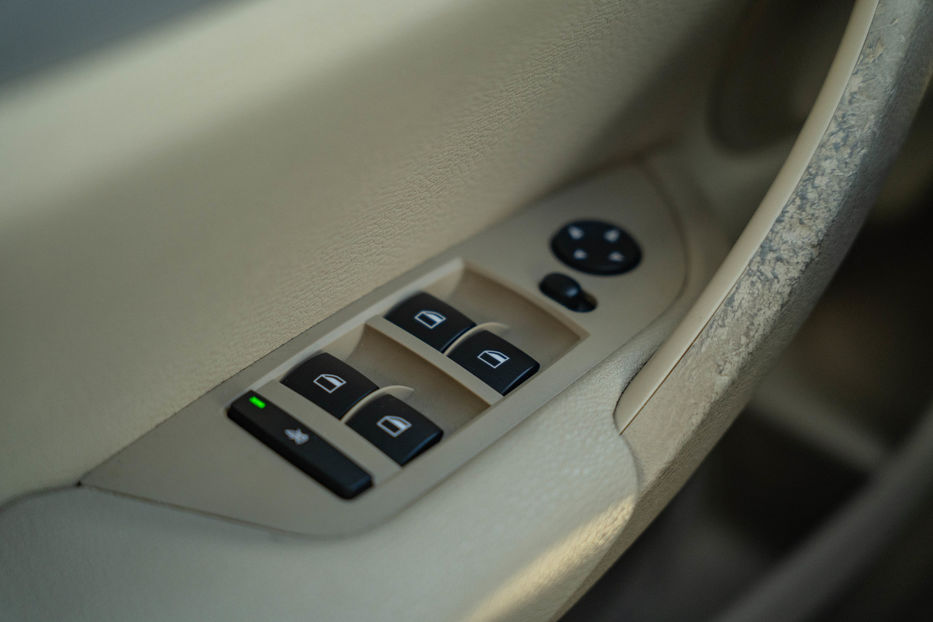 Продам BMW X1 20d xDrive 2015 года в Черновцах