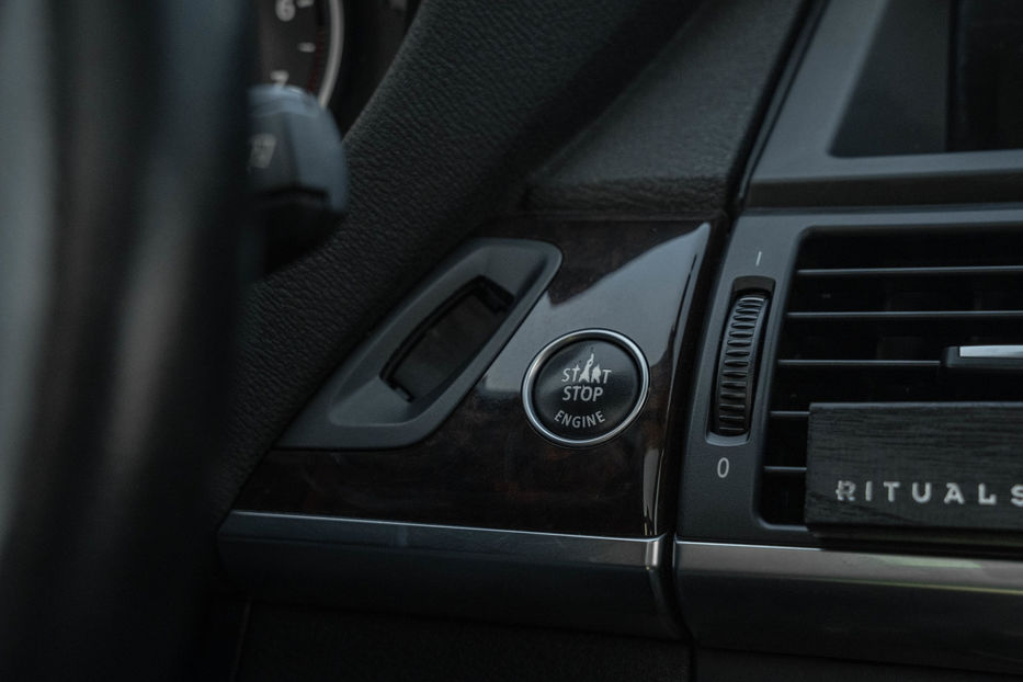 Продам BMW X5 xDrive35i 2013 года в Черновцах