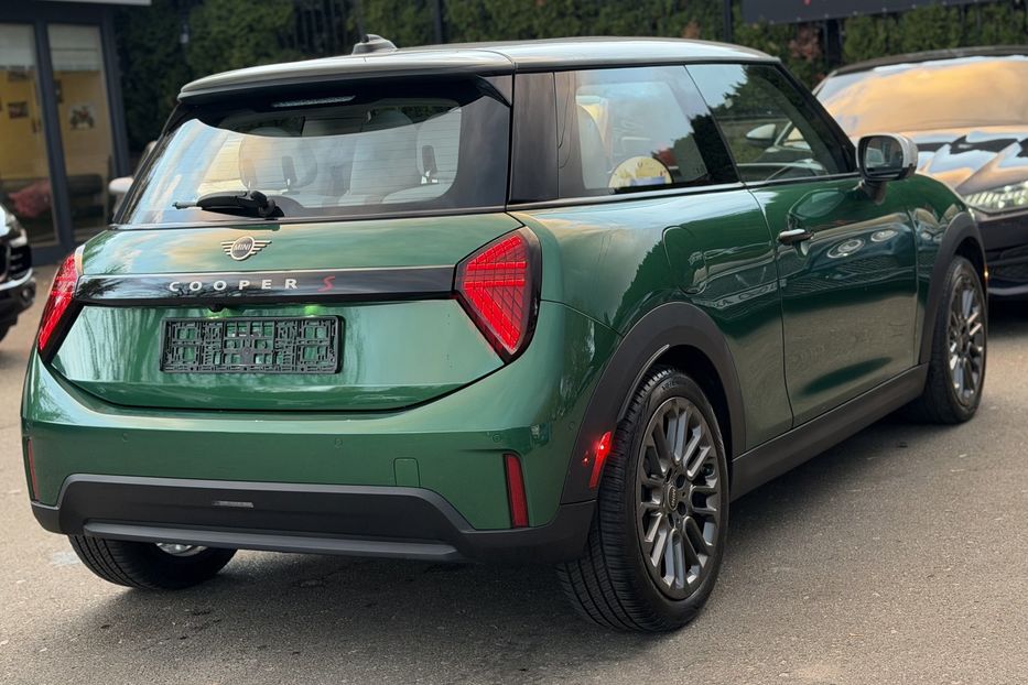 Продам MINI Cooper S 2024 года в Киеве
