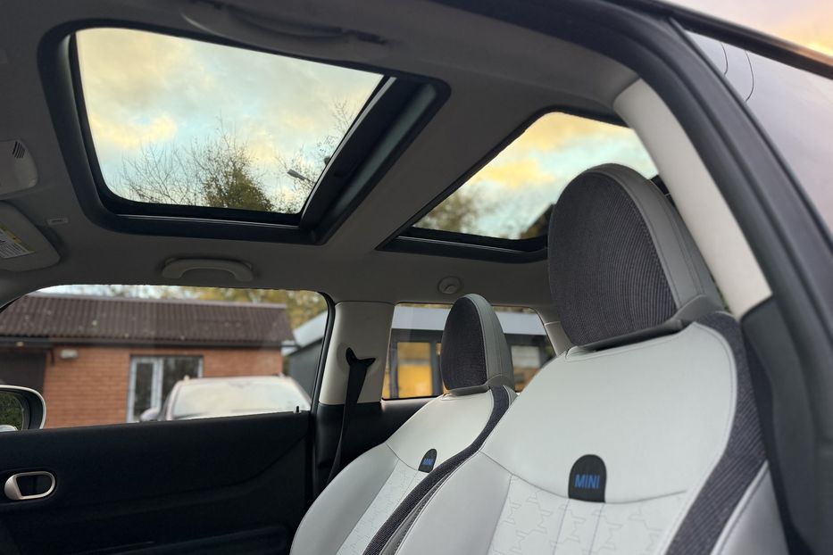 Продам MINI Cooper S 2024 года в Киеве