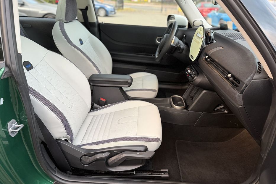 Продам MINI Cooper S 2024 года в Киеве