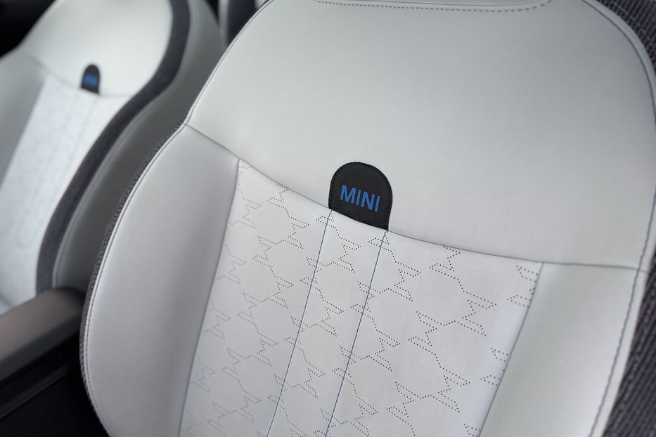 Продам MINI Cooper S 2024 года в Киеве