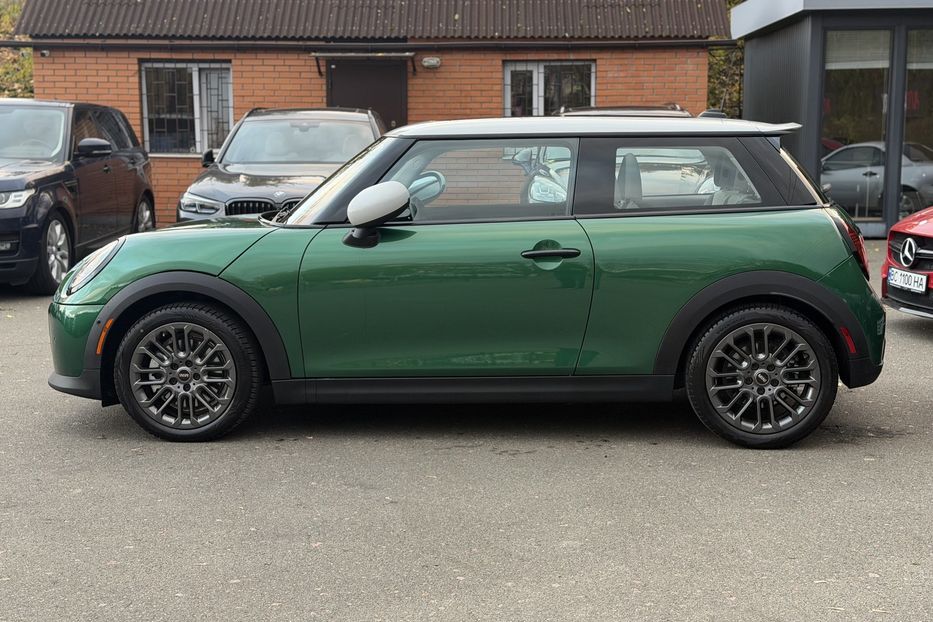 Продам MINI Cooper S 2024 года в Киеве