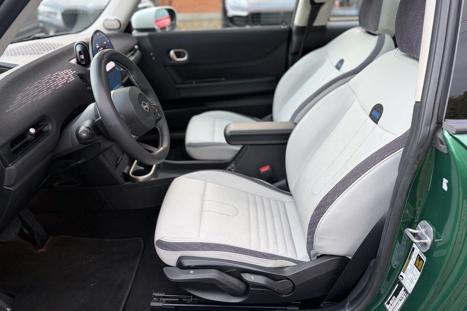 Продам MINI Cooper S 2024 года в Киеве