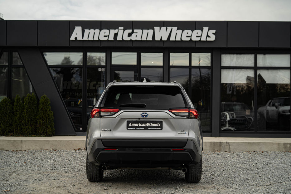 Продам Toyota Rav 4 Hybrid 2019 года в Черновцах