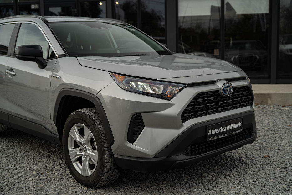 Продам Toyota Rav 4 Hybrid 2019 года в Черновцах