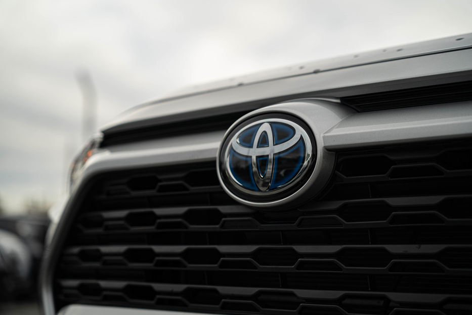 Продам Toyota Rav 4 Hybrid 2019 года в Черновцах